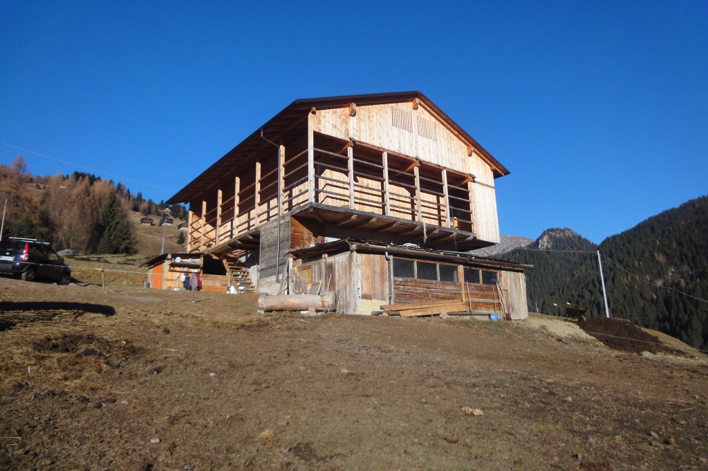 Recupero di annesso rustico ad uso agricolo nel Comune di San Pietro di Cadore nella frazione di Valle